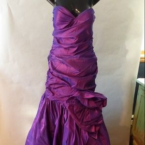 WOW Prom and Pageant Size 16 NWT